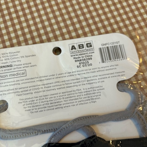 4 pack of Reusable adult size face masks. 12
MASKS. NEW. Camouflage. Dots. Solid - Picture 8 of 8